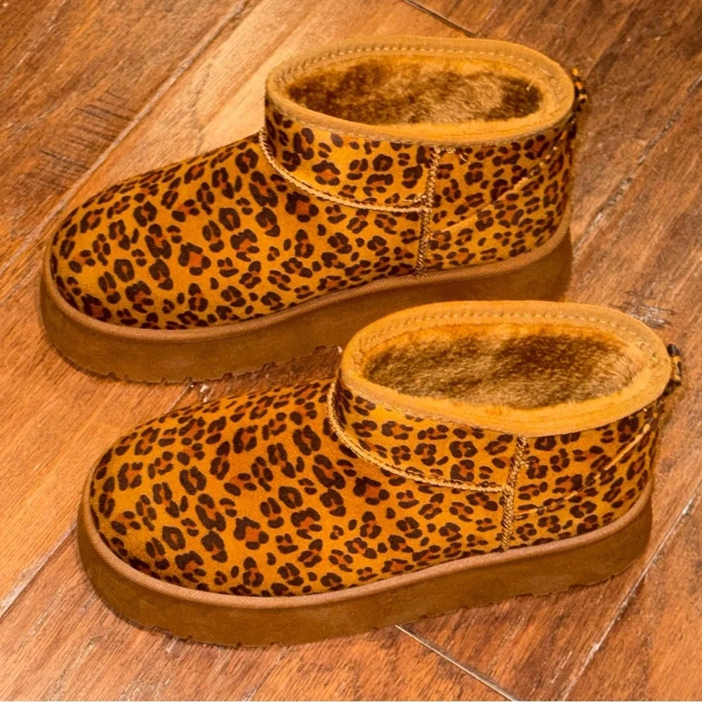 SIZE 10 🌟 WILD DIVAS LEOPARD PRINT BOOTIES 🌟